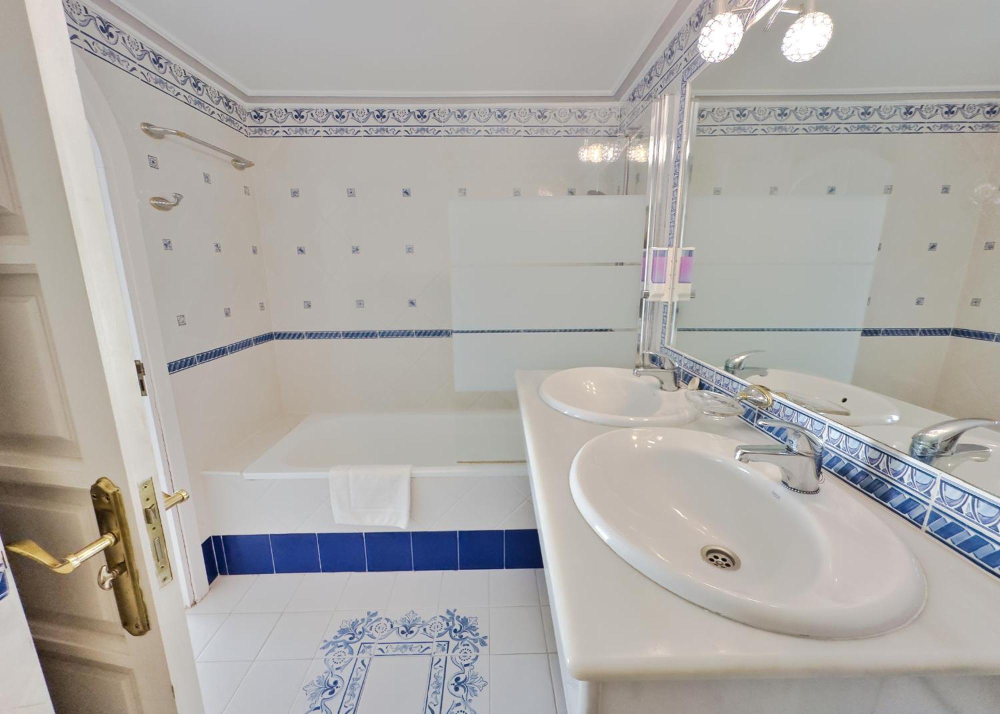 Skol 508 West Facing Duplex Apartment With Amazing Sea Views Марбеля Екстериор снимка